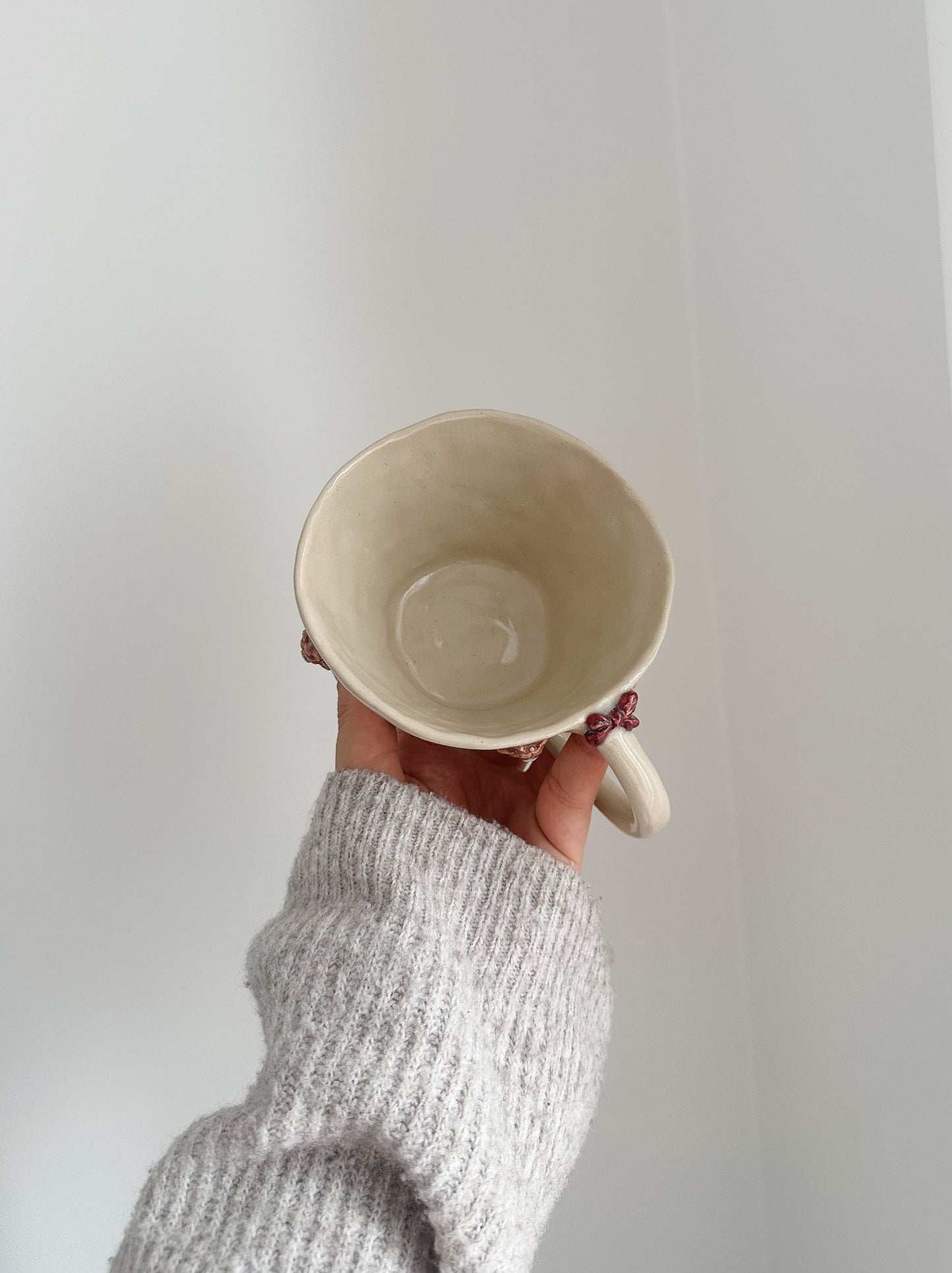 TEDDY mug with dark red bows