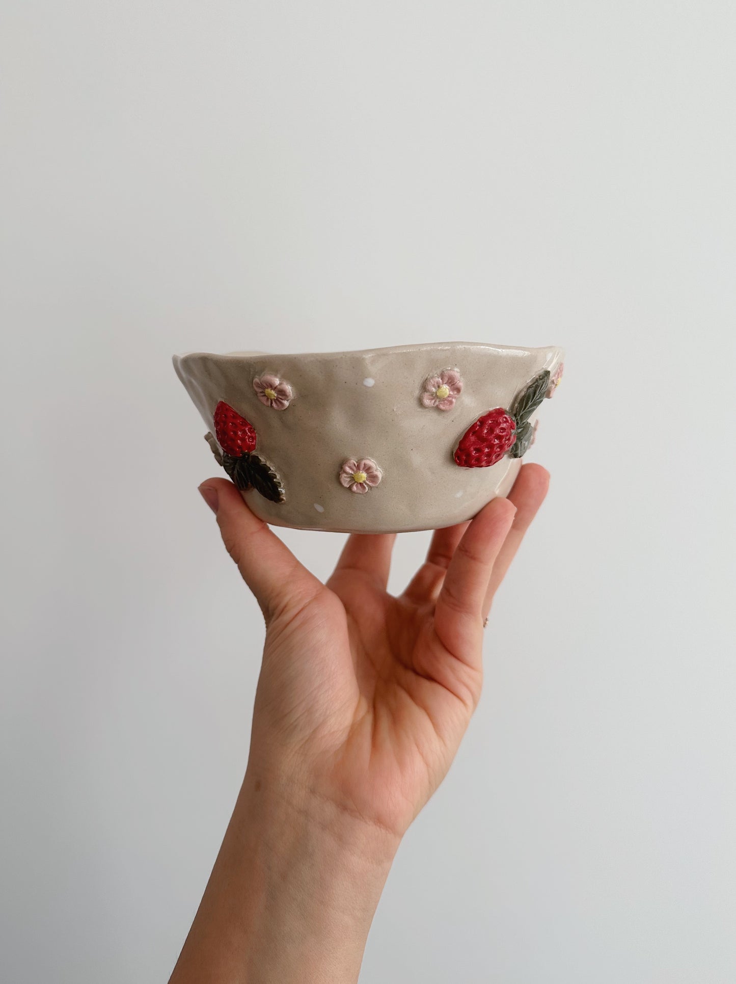 Strawberry & flowers bowl (cracked)