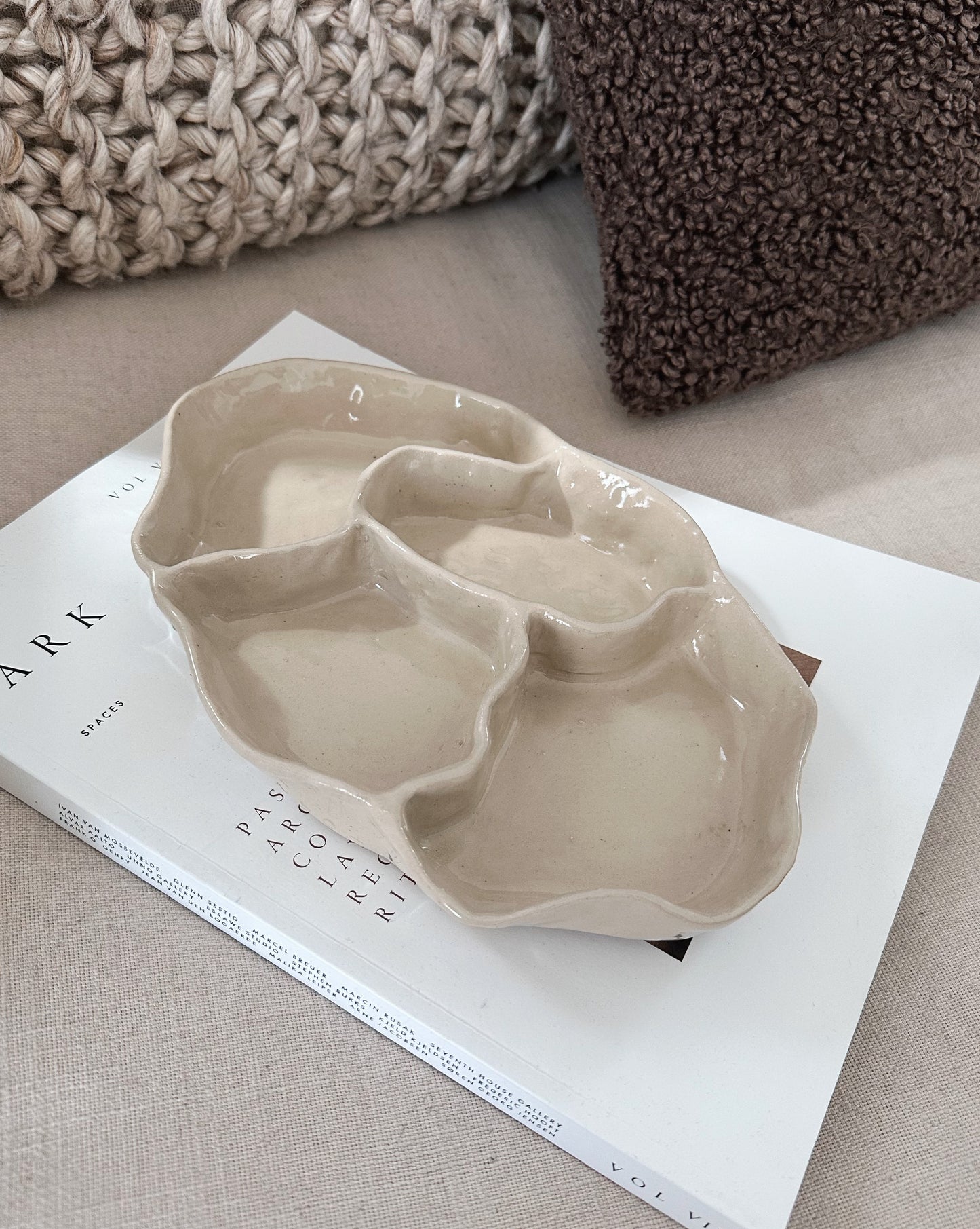 WAVY large decorative plate