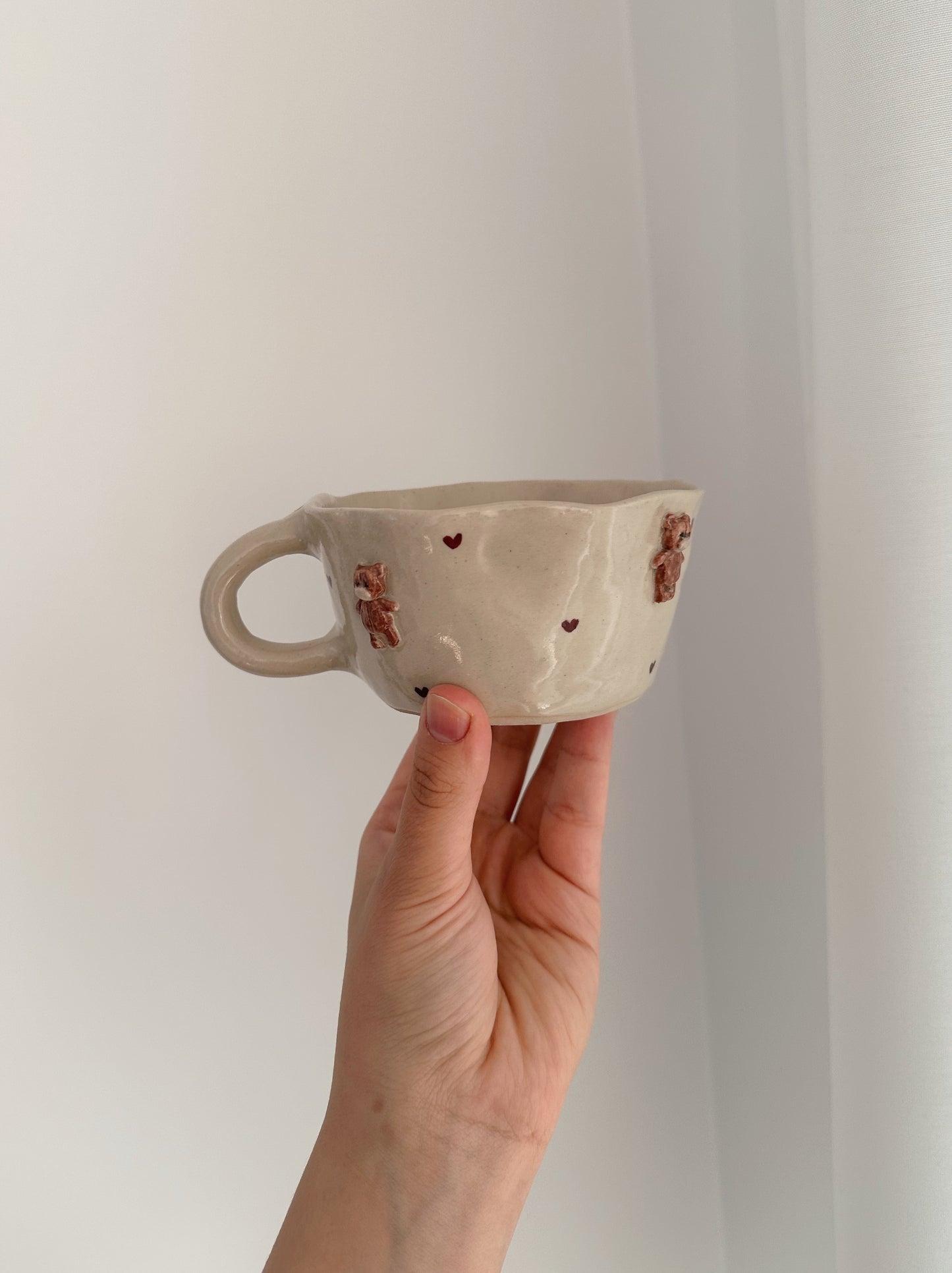 TEDDY mug with mini hearts