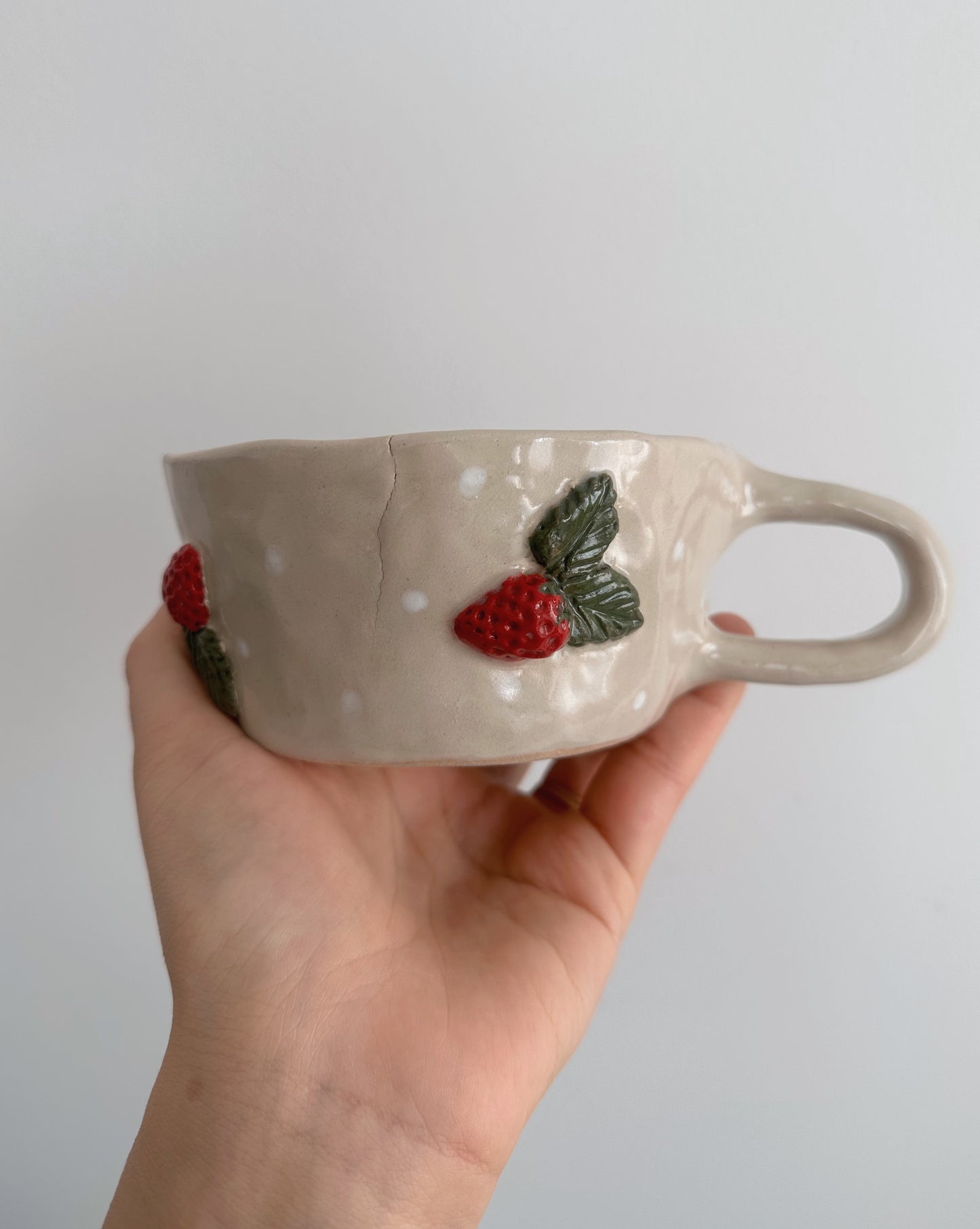 Strawberry mug (cracked)