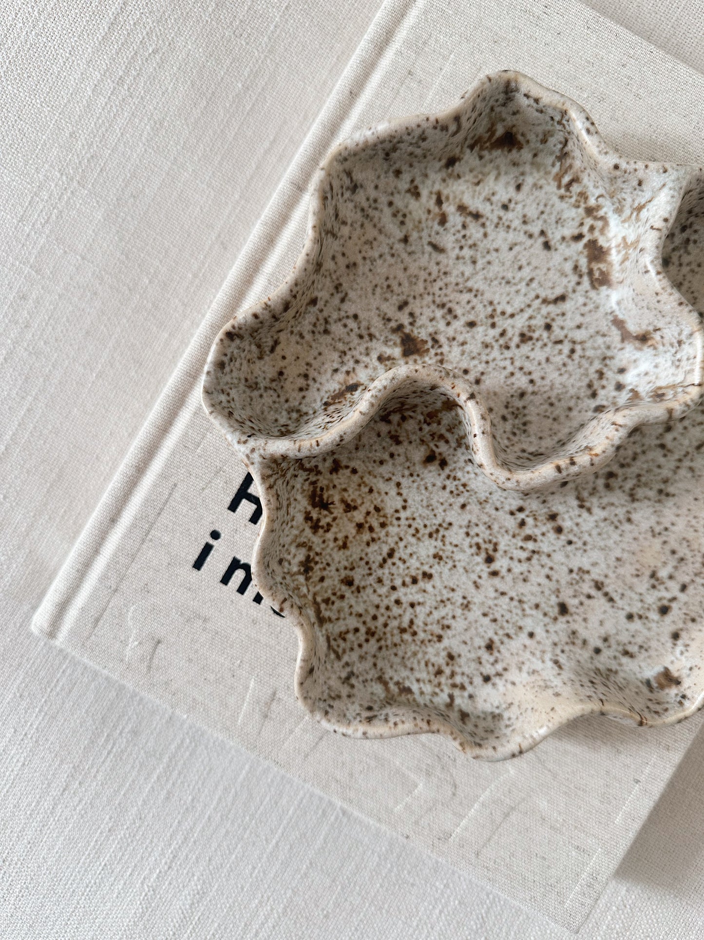 WAVY decorative plate