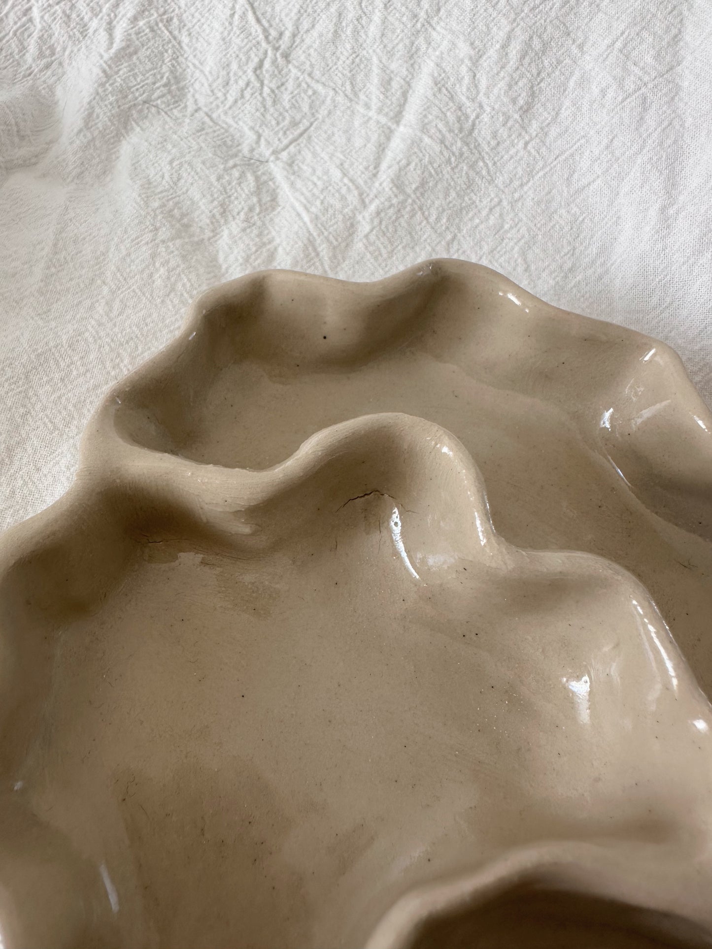 WAVY dish (surface crack)