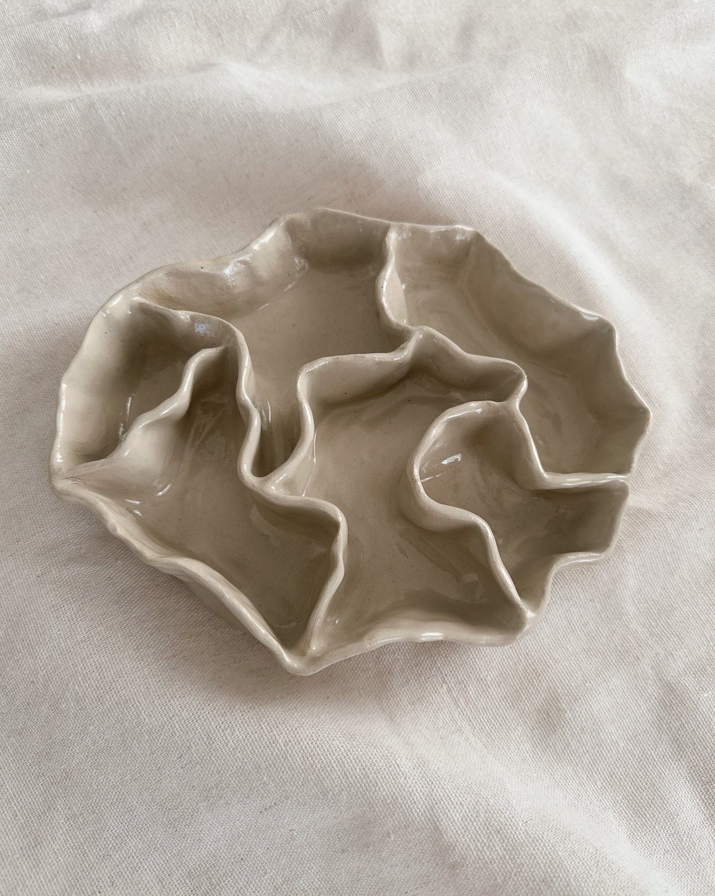 Wavy decorative dish