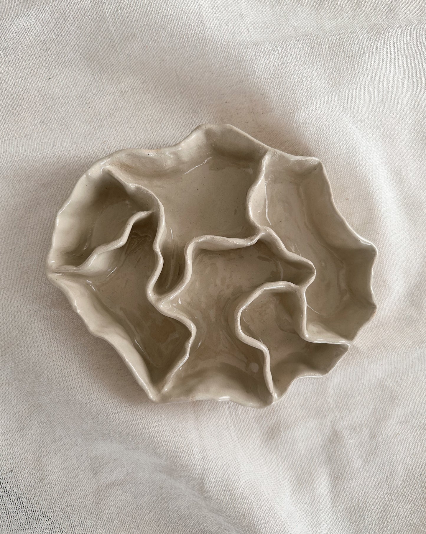 Wavy decorative dish