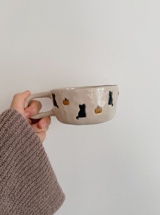 CATS & PUMPKINS mug