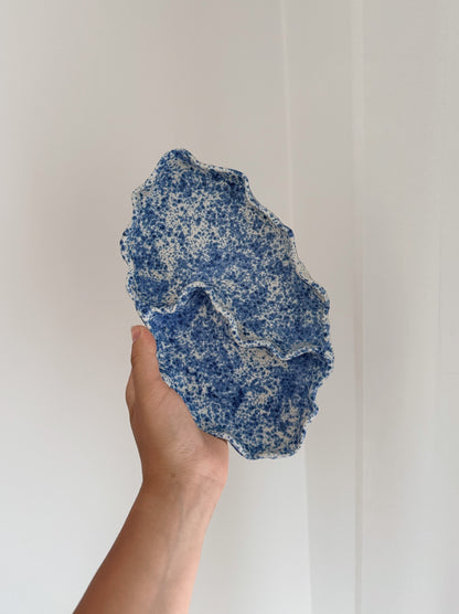WAVY dish blue speckled (wobbly)
