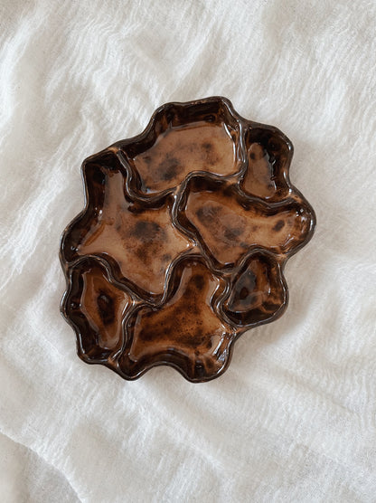 WAVY plate - cocoa