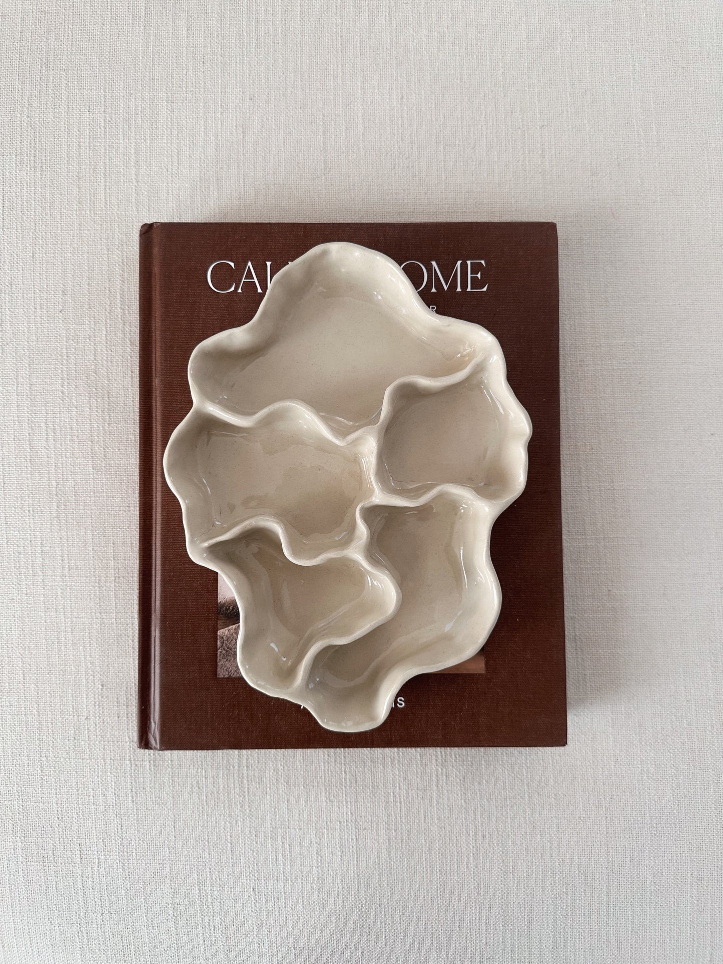 WAVY decorative dish (surface cracks, glaze defect)