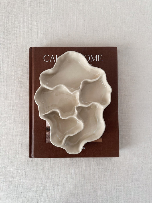 WAVY decorative dish (surface cracks, glaze defect)