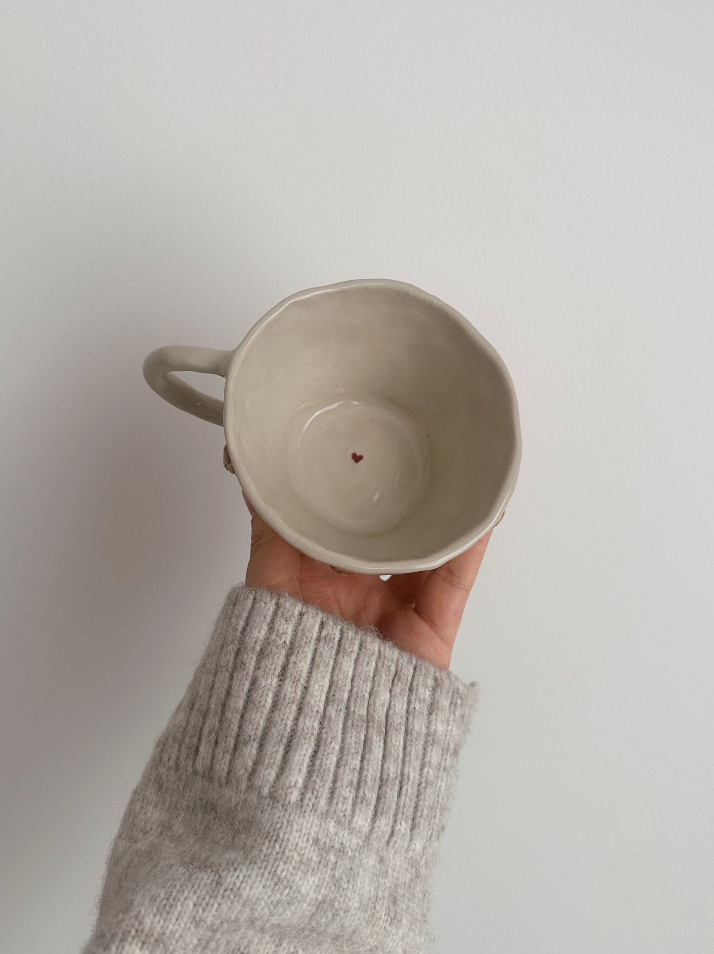 TEDDY mug with mini hearts