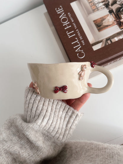 TEDDY mug with dark red bows