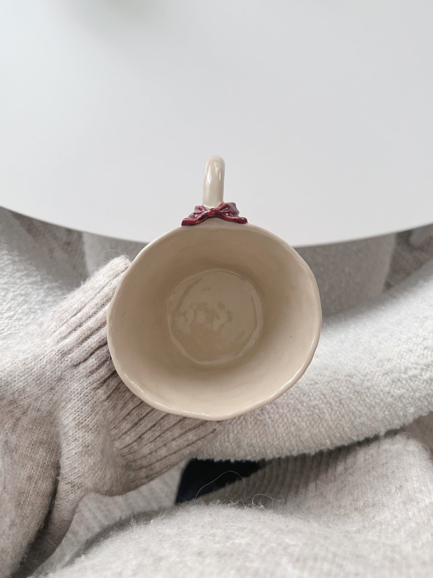 TEDDY mug with dark red bows