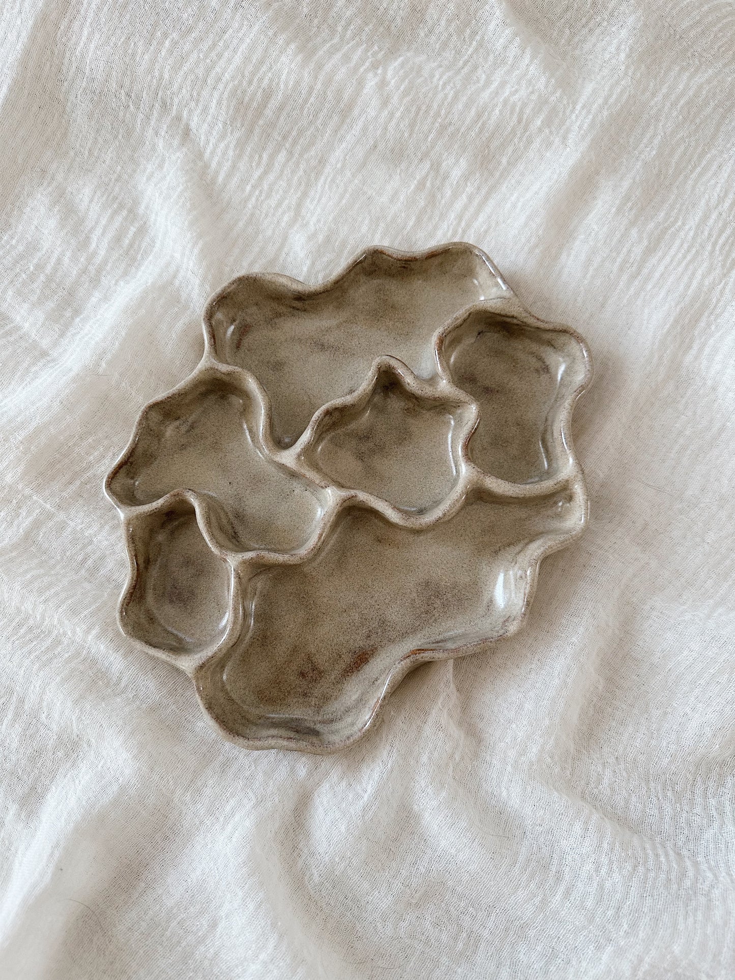 WAVY plate - sand