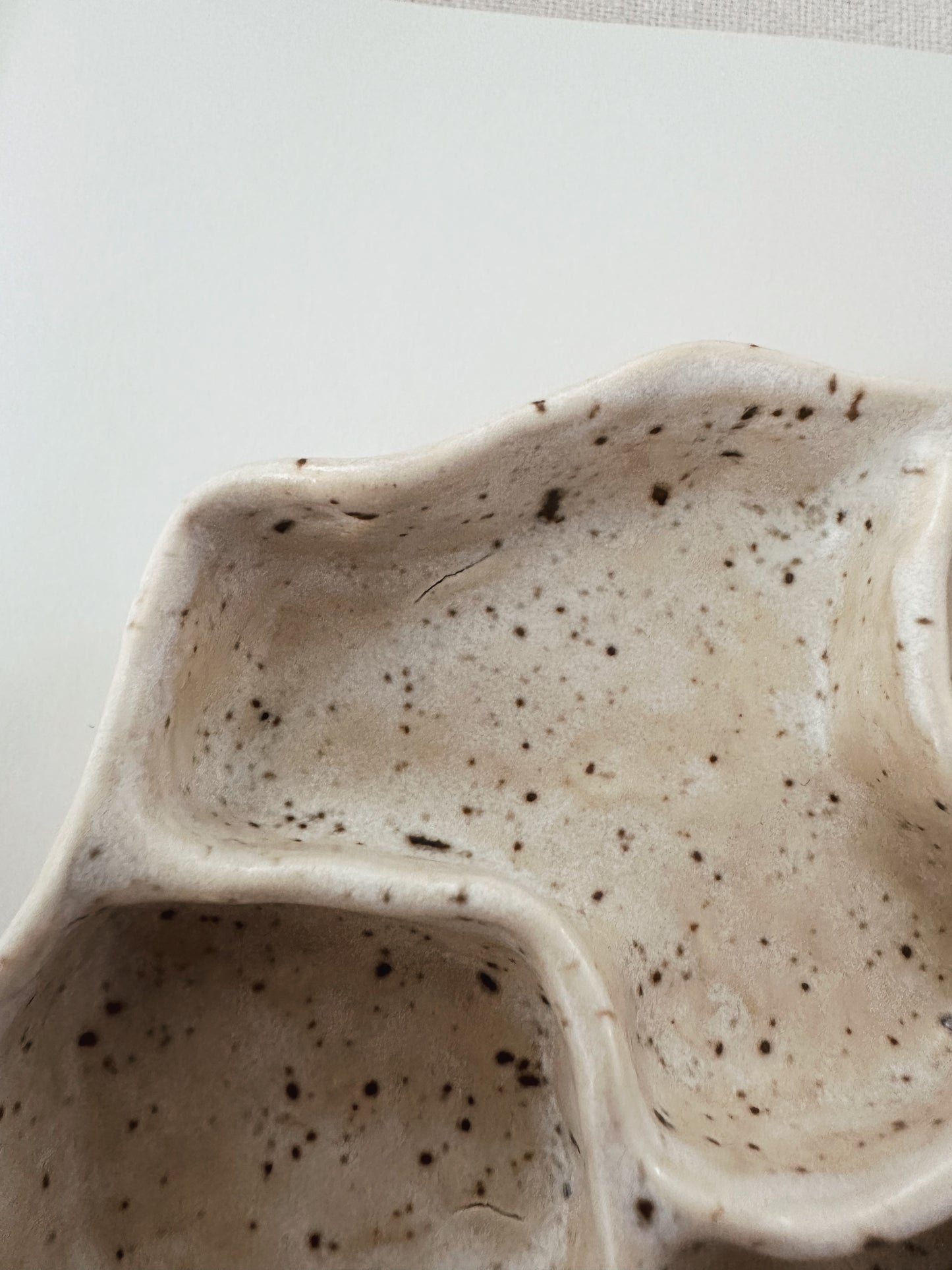 WAVY jewelry organizer (cracked)