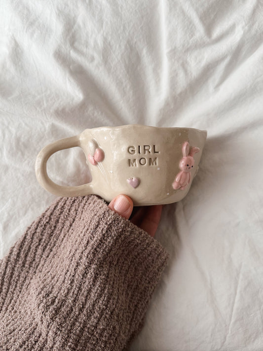 GIRL MOM mug