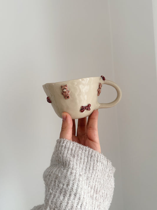 TEDDY mug with dark red bows