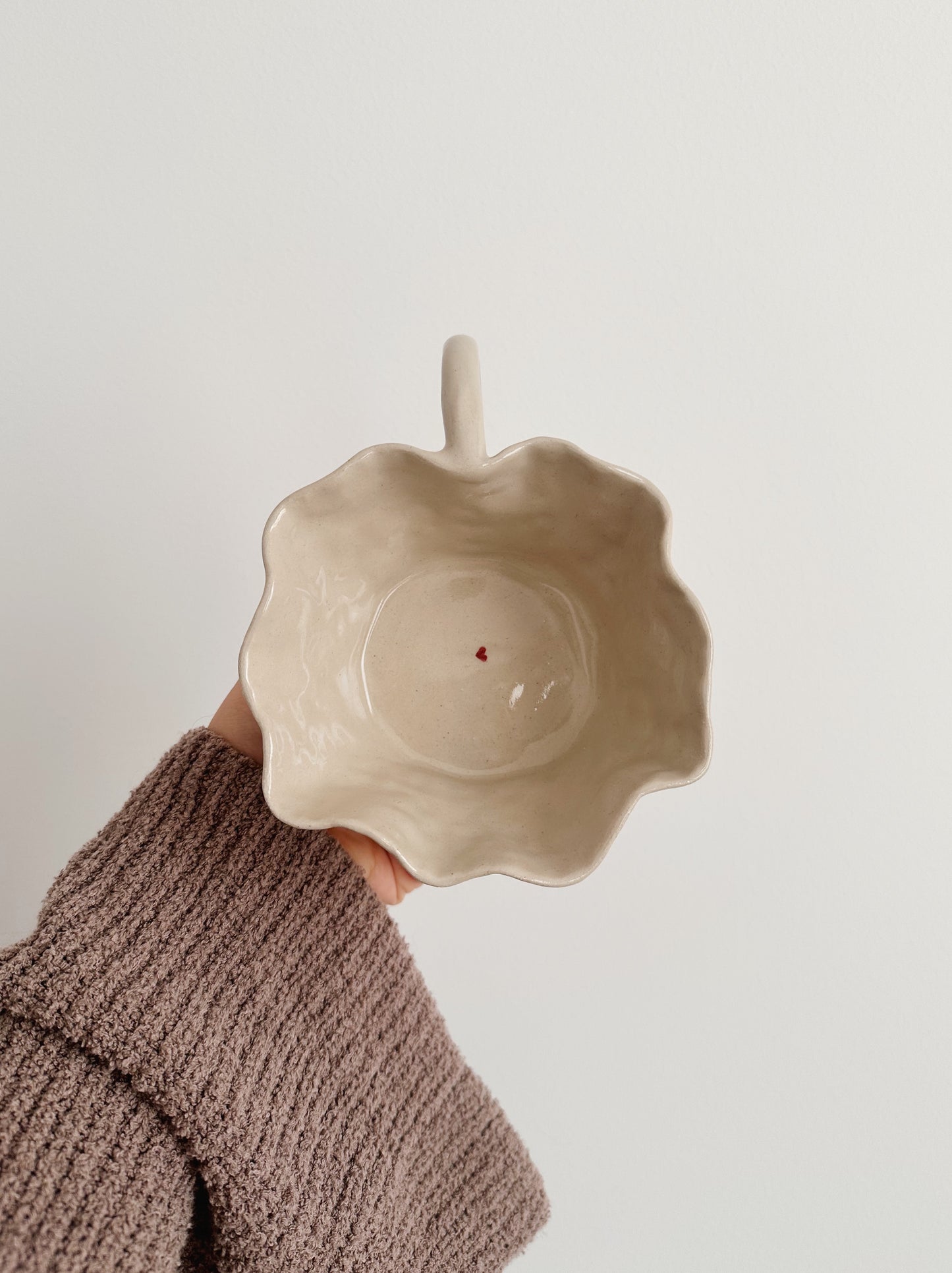 TEDDY mug with handpainted hearts