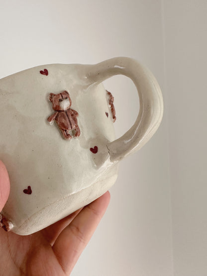 TEDDY with mini hearts (cracked)