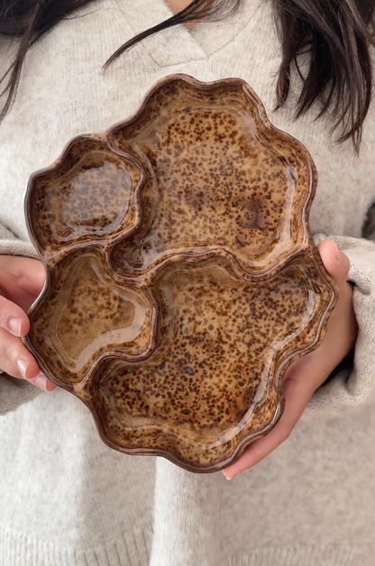 WAVY plate - mocha