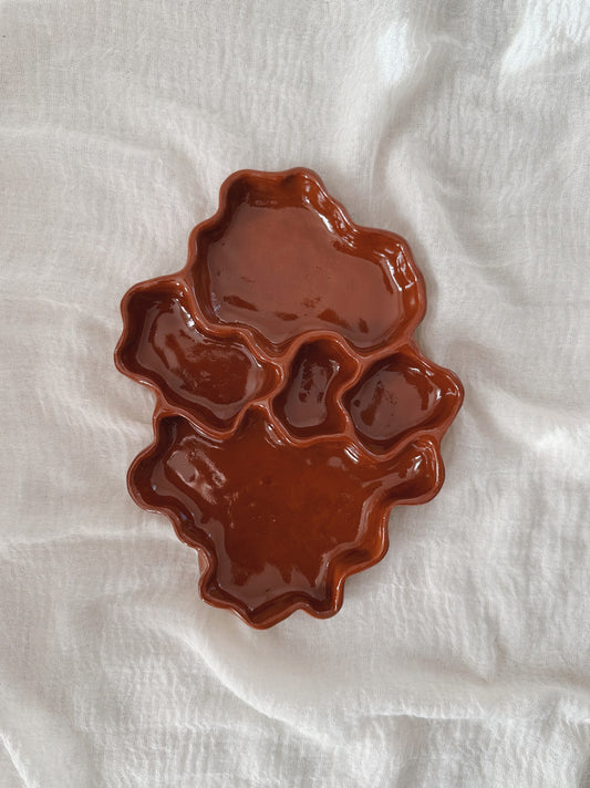 WAVY plate - Warm Brown