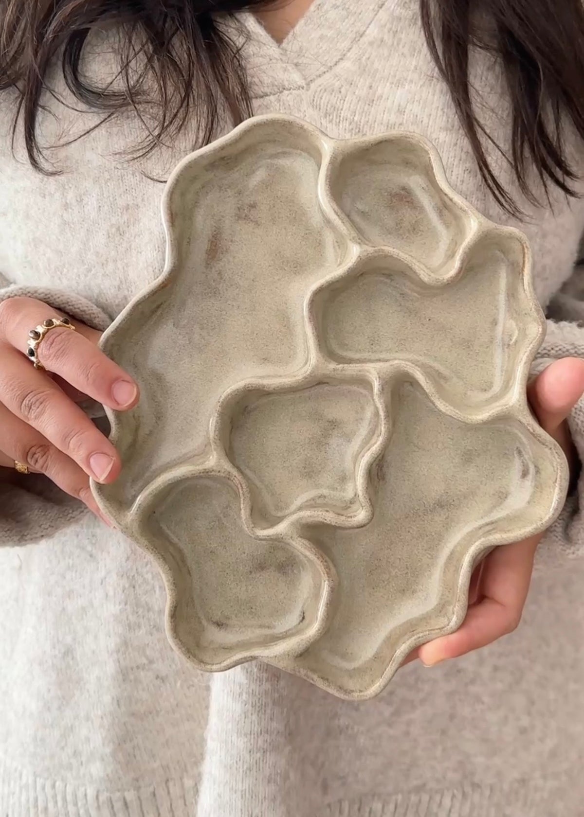 WAVY plate - sand