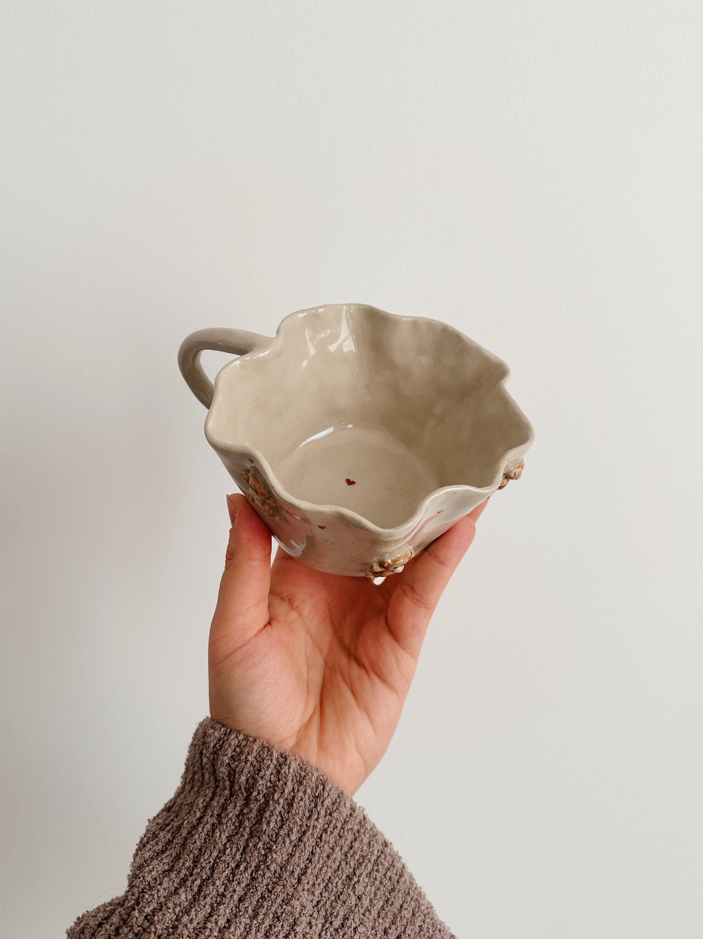 TEDDY mug with handpainted hearts