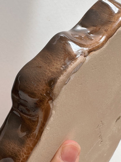 WAVY plate - cocoa (bottom glaze defect)