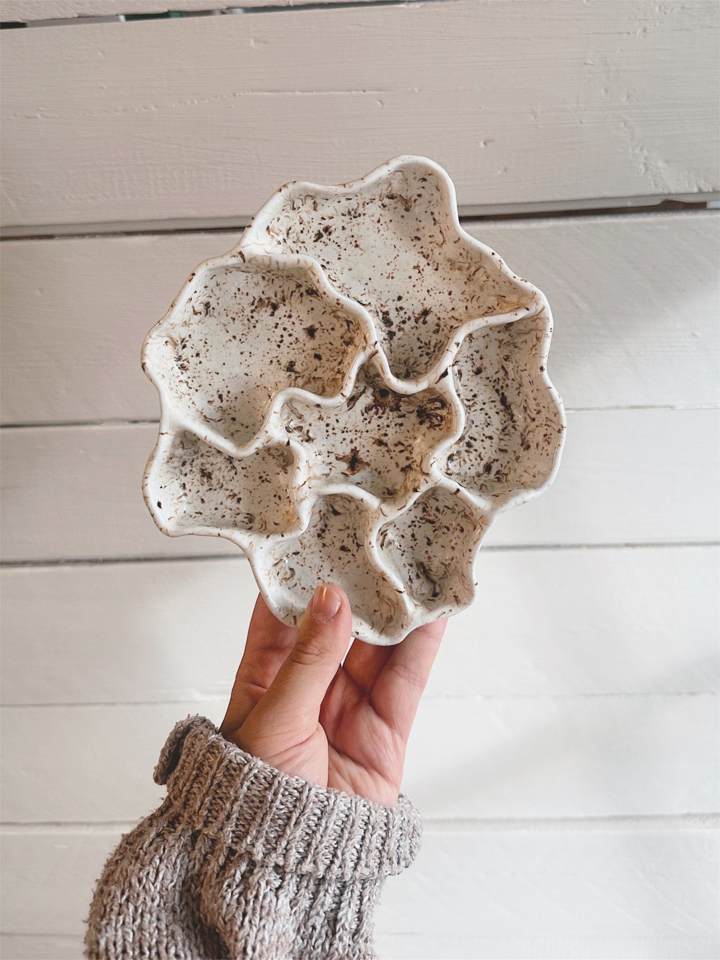 WAVY decorative dish