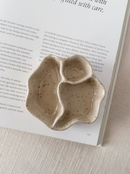 Mini jewelry organizer