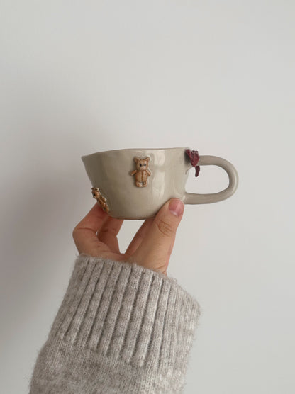 TEDDY mug with dark red bow
