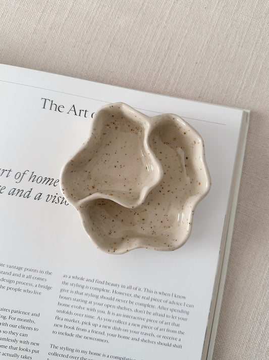 Mini jewelry organizer