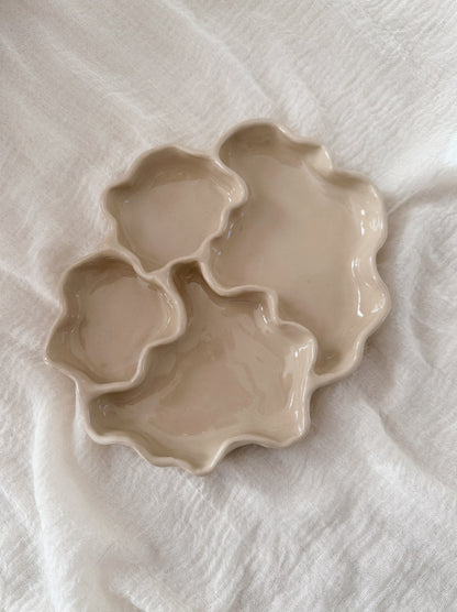 WAVY snacks plate