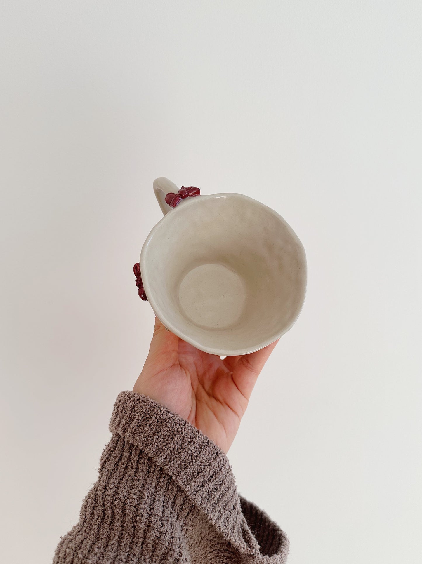 TEDDY mug with dark red bows