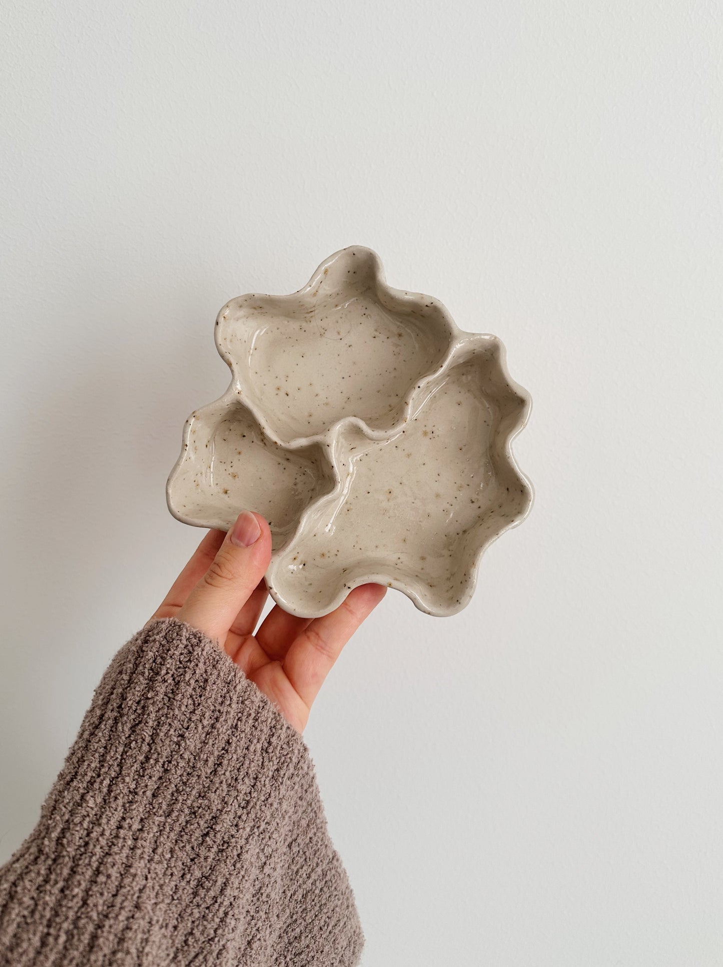 WAVY decorative dish