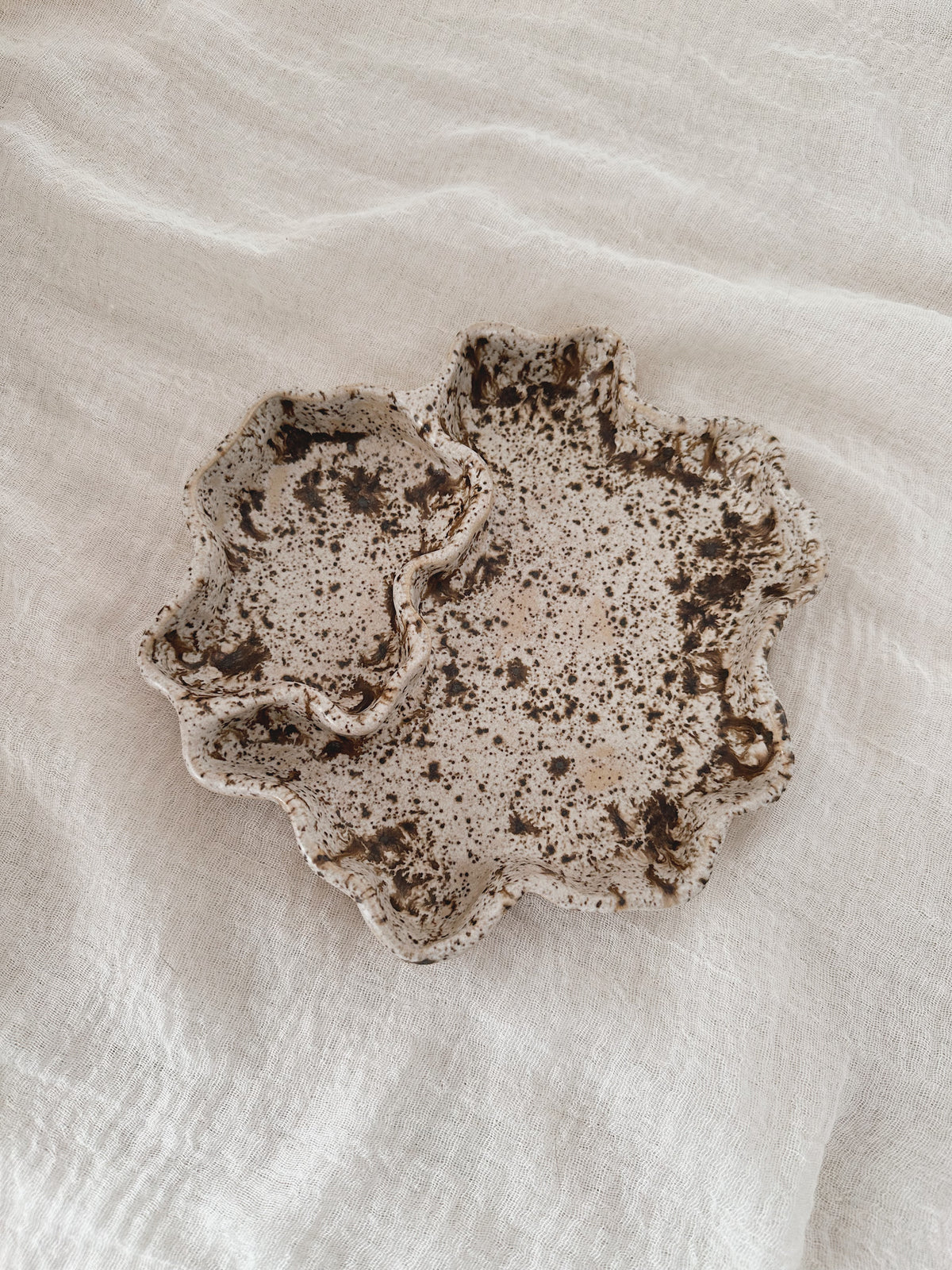 WAVY plate