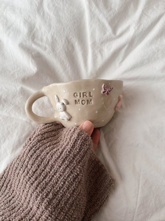 GIRL MOM mug