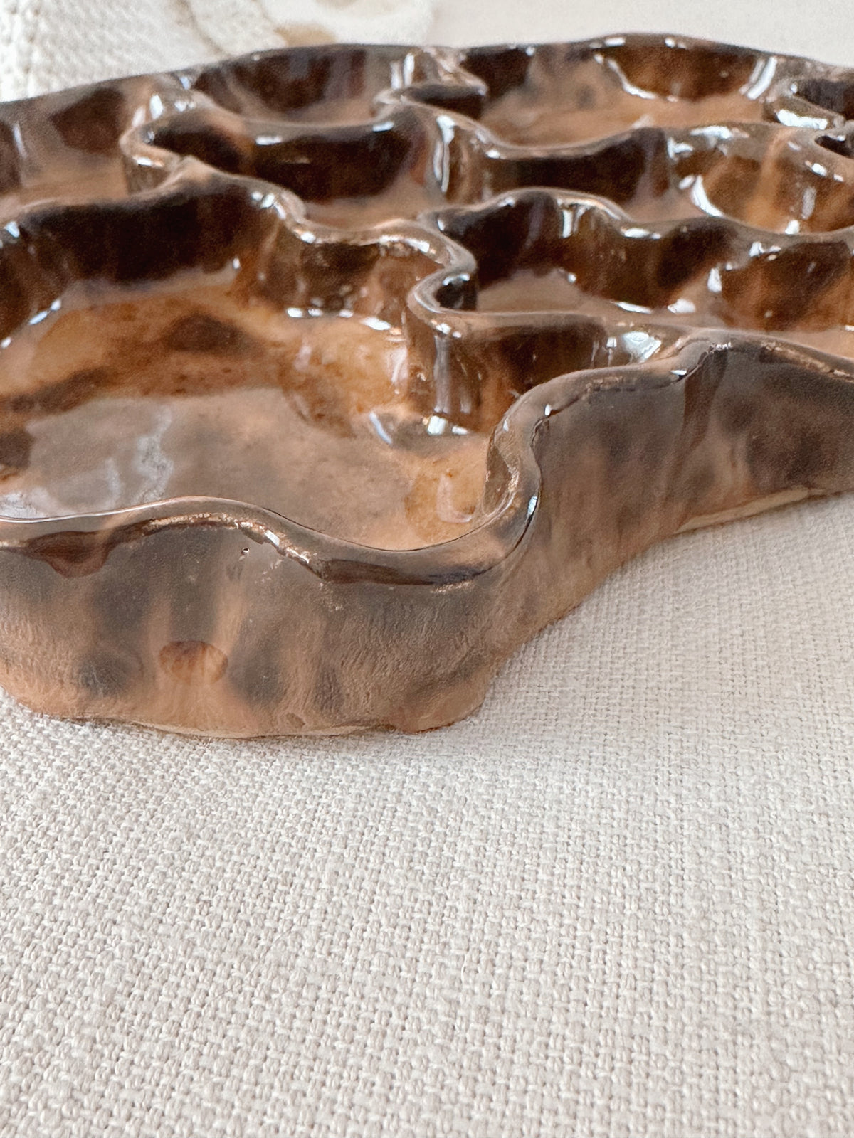 WAVY snacks plate (glaze drips)