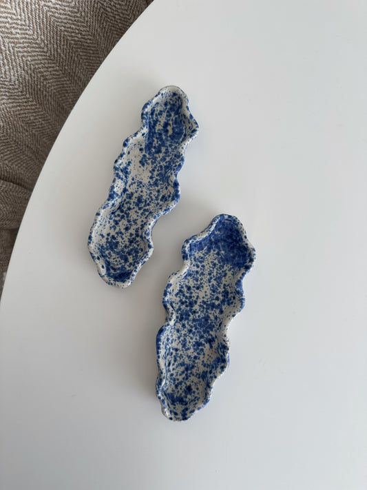 BLUE small dish (top one)