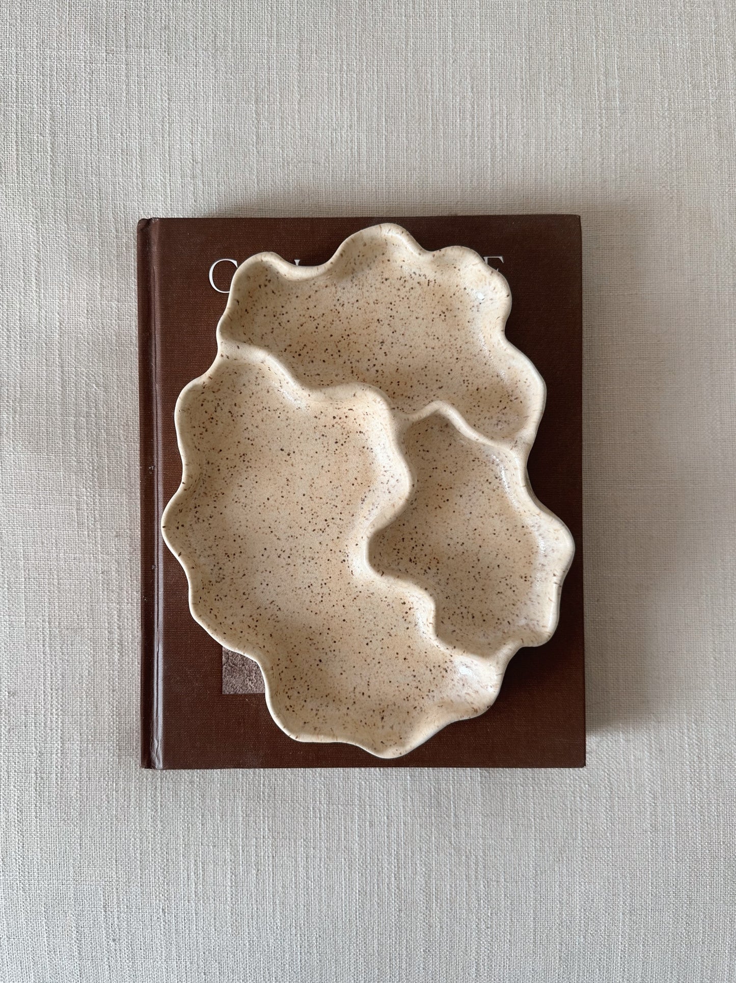 WAVY plate speckled