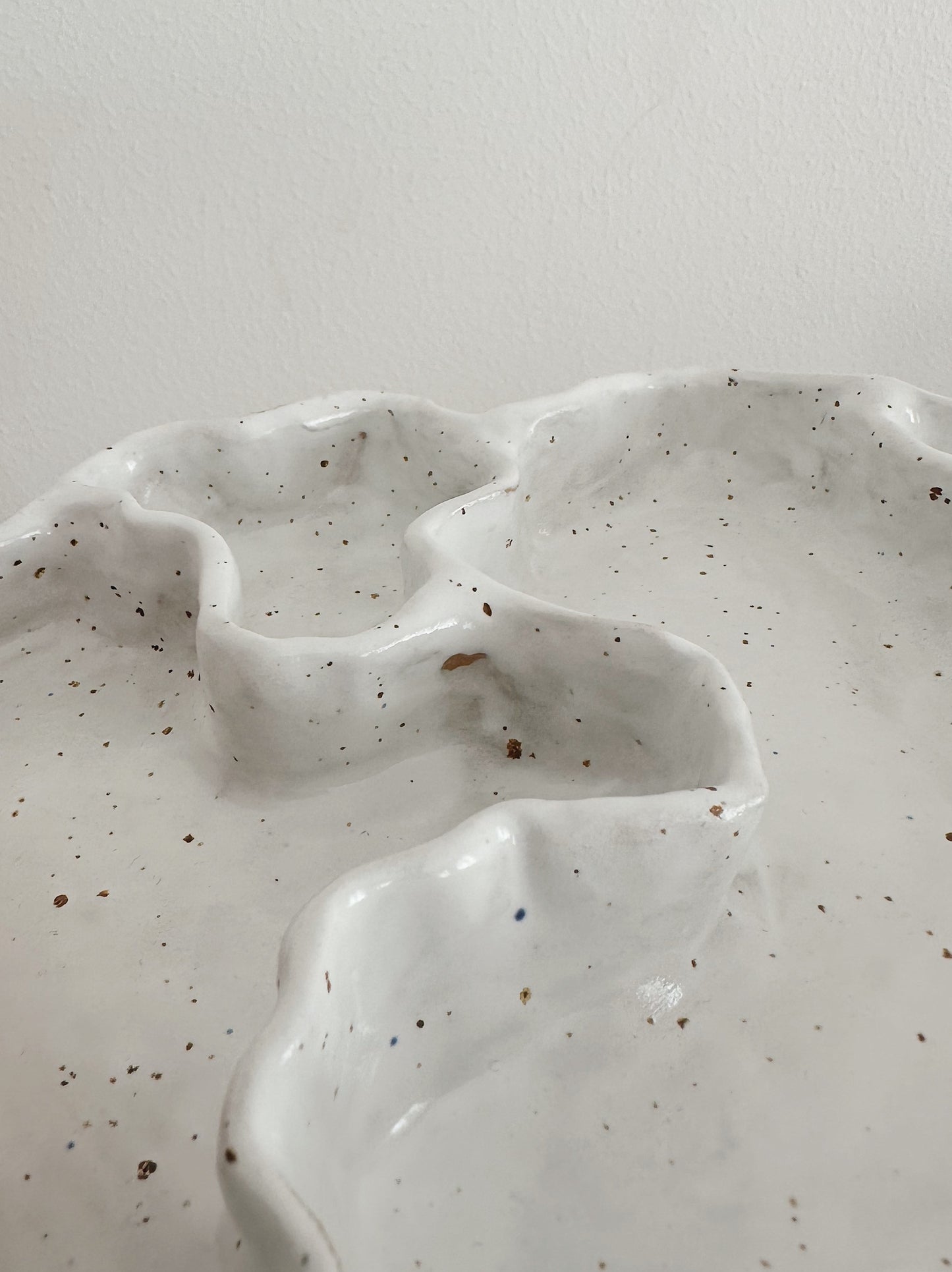 WAVY plate