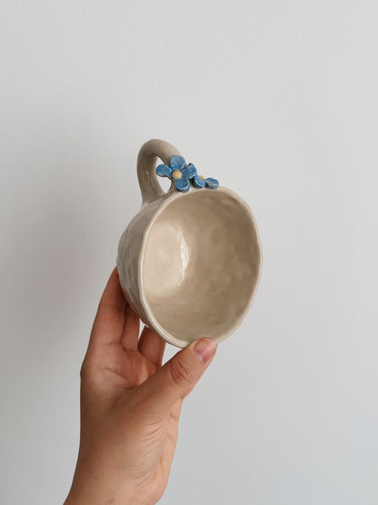 FLOWER mug blue flowers (broken flower petal)