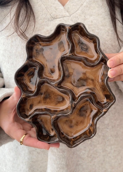 WAVY plate - cocoa