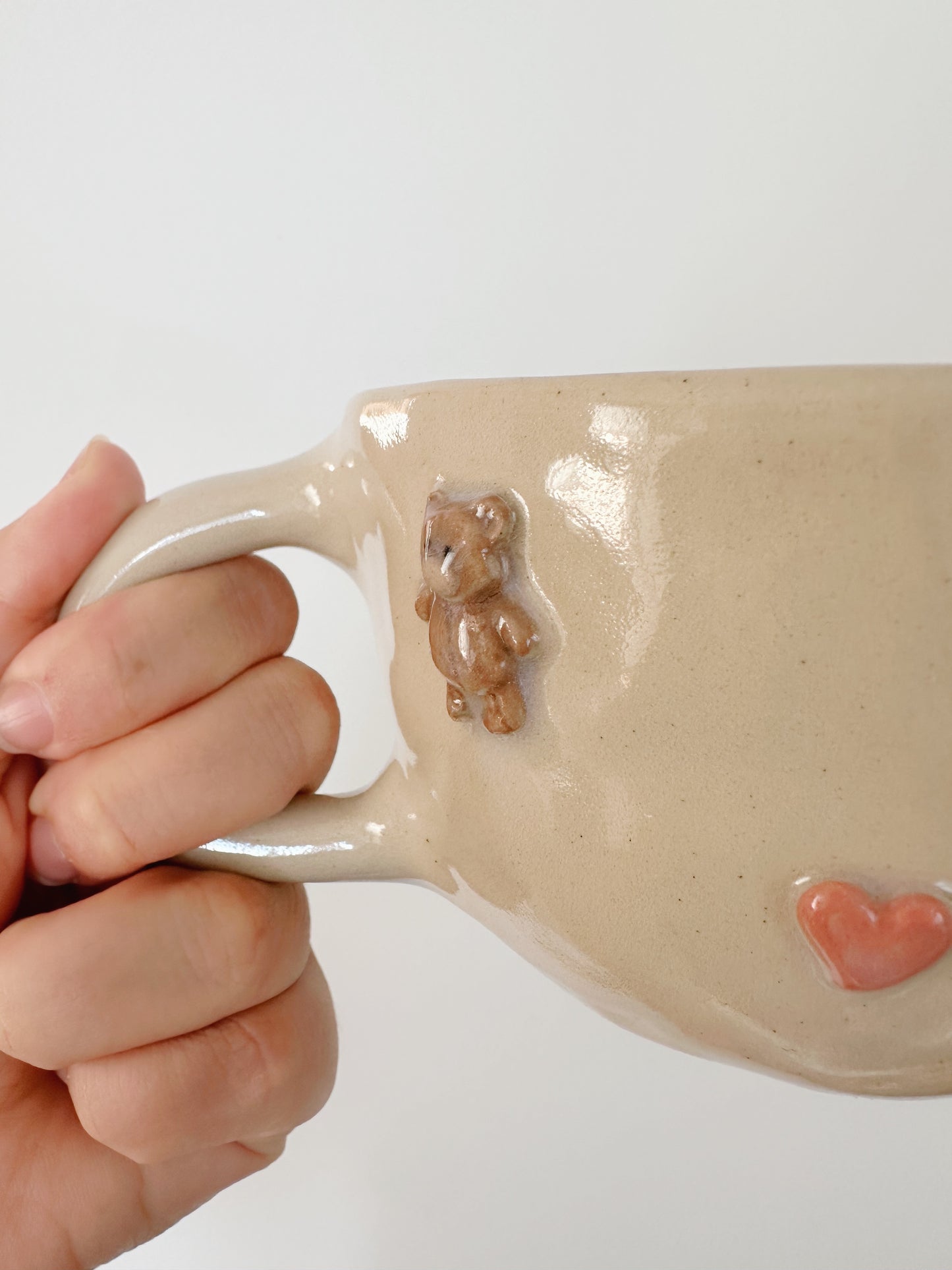 Teddy mug with hearts (thick glaze)