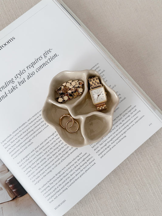 WAVY jewelry organizer