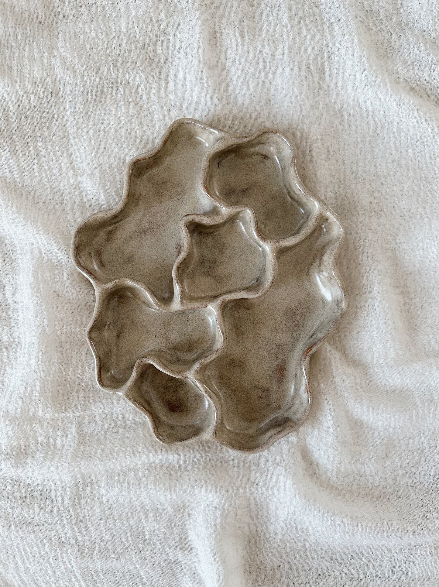 WAVY plate - sand