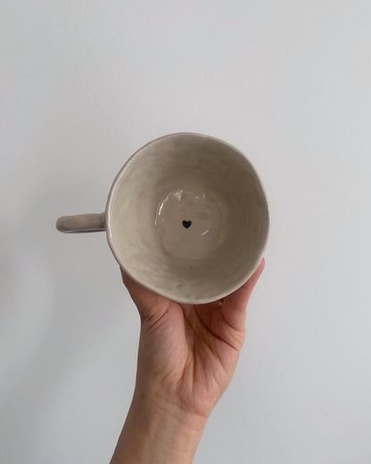 Heart mug (cracked)