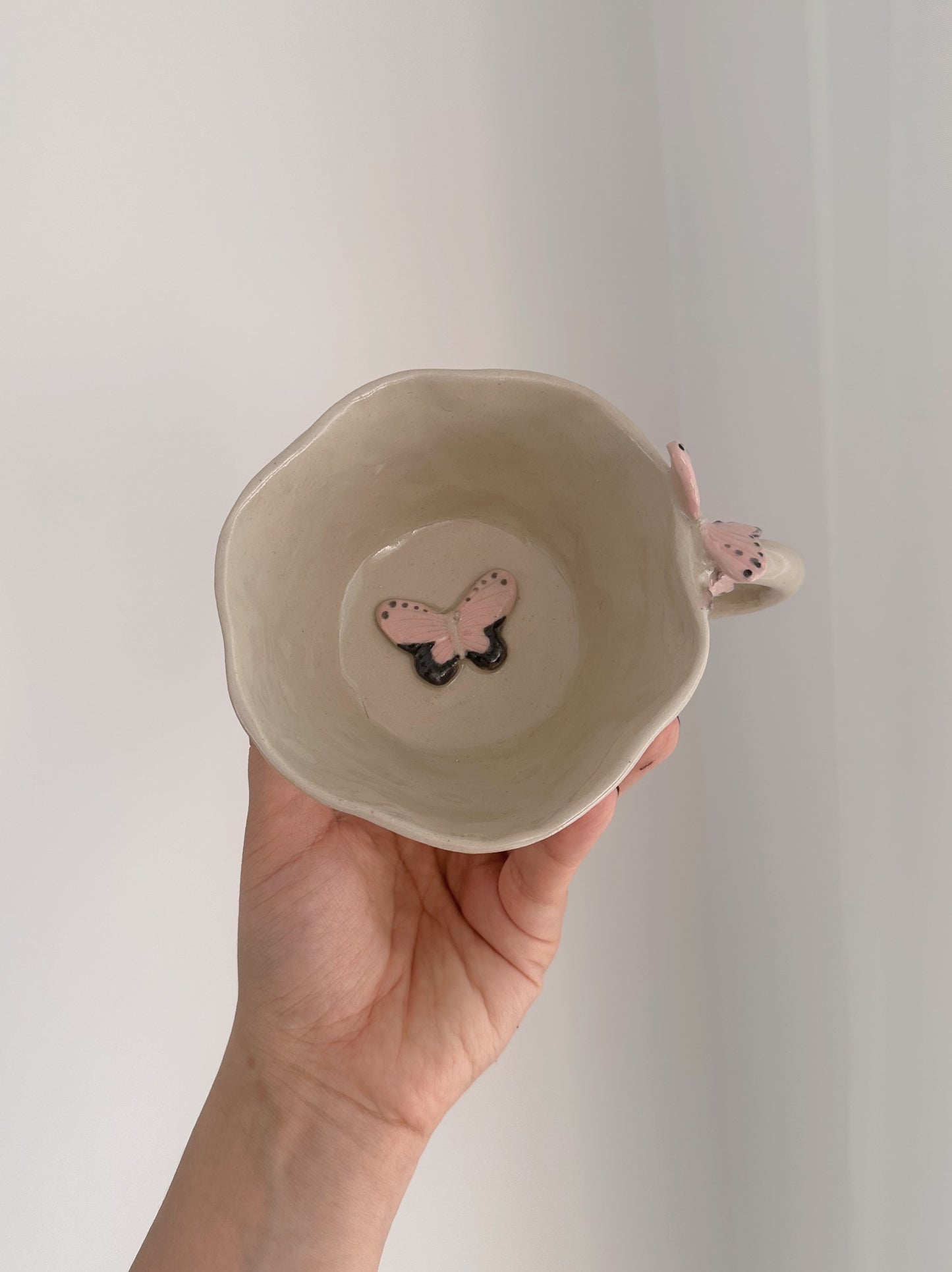 BUTTERFLY mug (glaze defect)