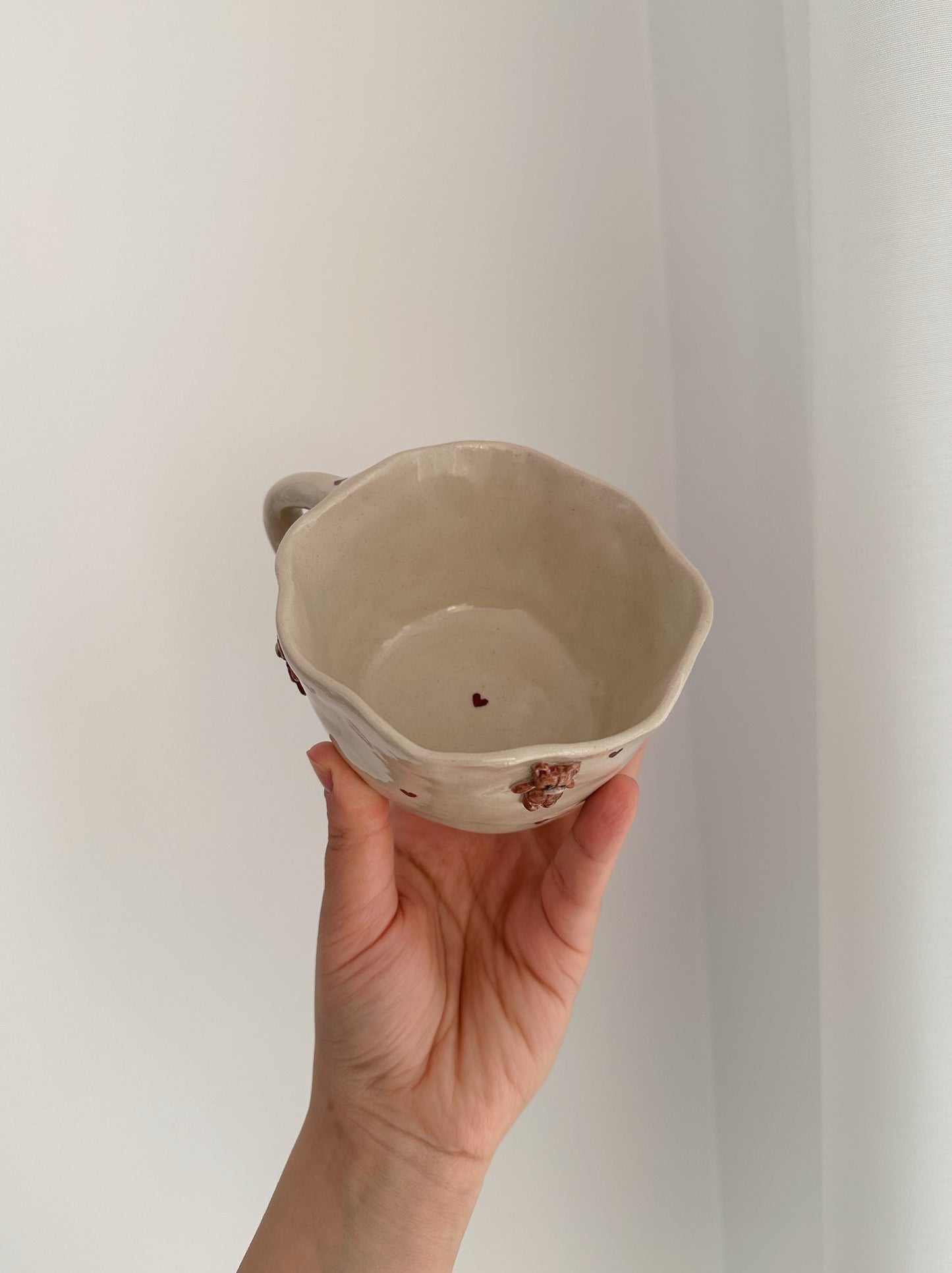TEDDY mug with mini hearts