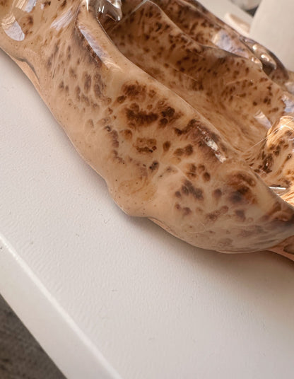 WAVY round girldinner plate (glaze drips)